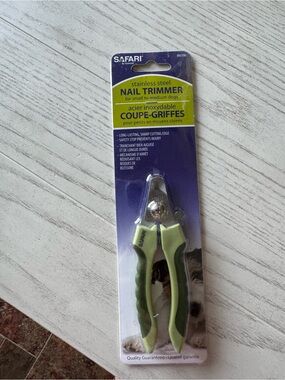 Safari Stainless Steel pet Nail Trimmer - Green
